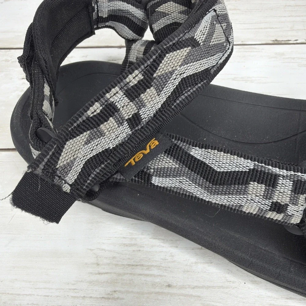 Teva Hurricane XLT 2 Kids Size 5 Fits Women S 7 Sport Sandals Black Gray